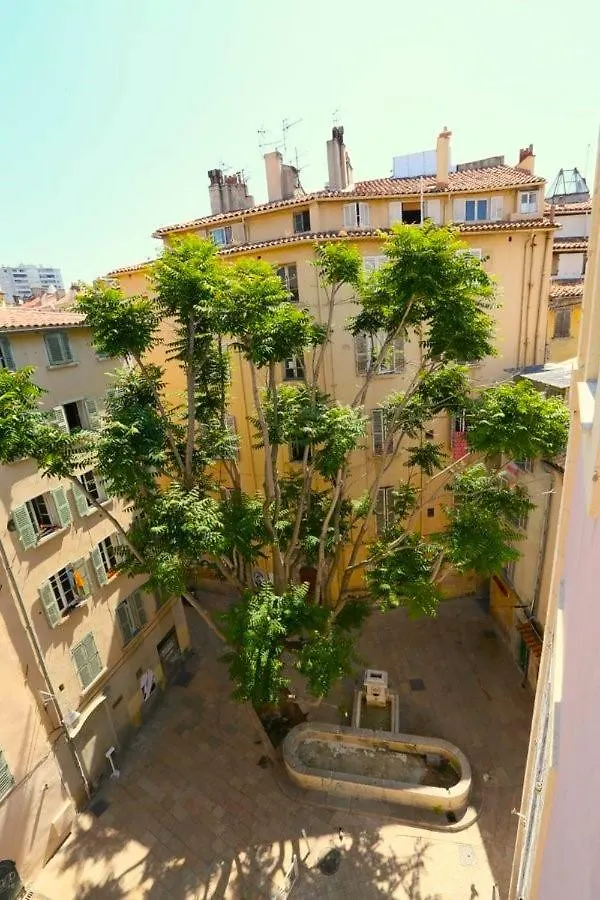 #3 Studio # Place Charmante Toulon 0*,  France