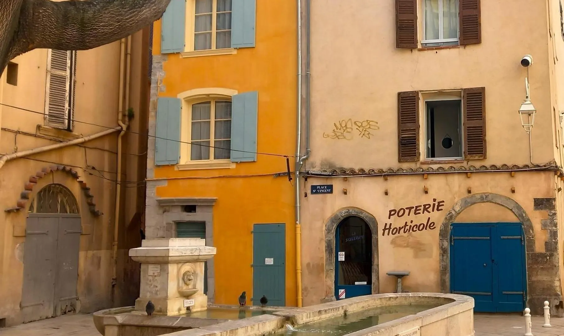 Appartement #3 Studio # Place Charmante Toulon France